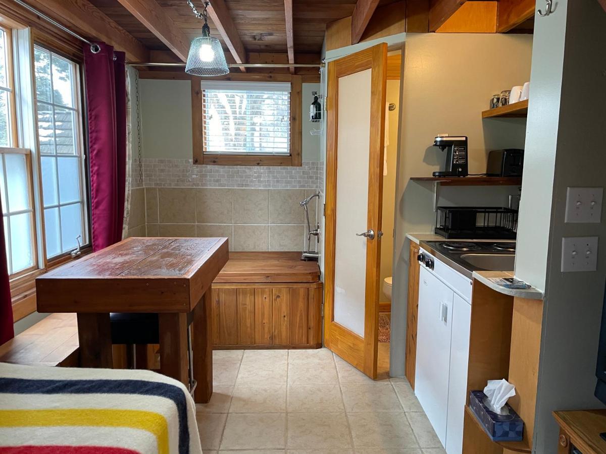 Luna Bed & Breakfast Гранд Форкс Екстериор снимка